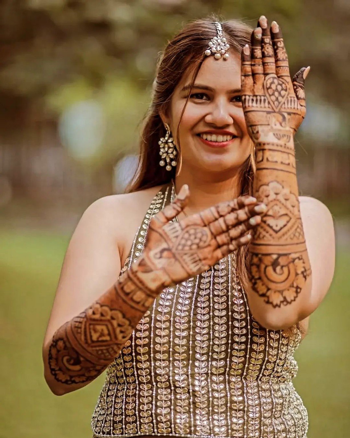 Intricate bridal mehndi design