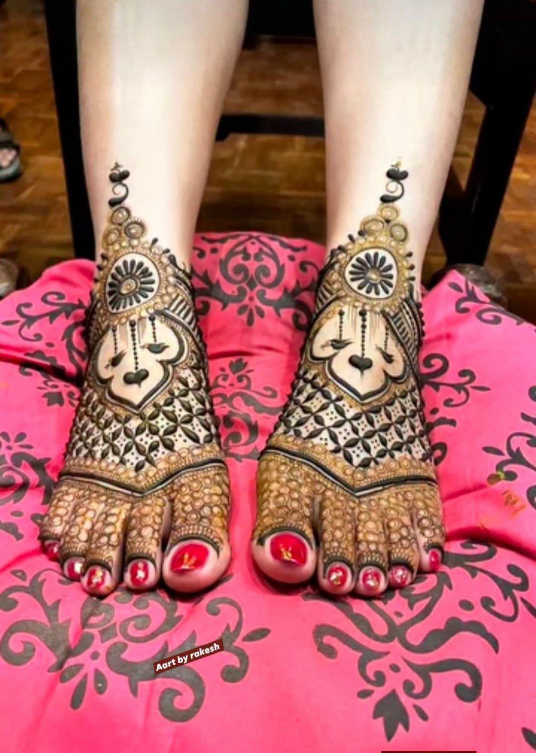 Decorative foot mehndi design